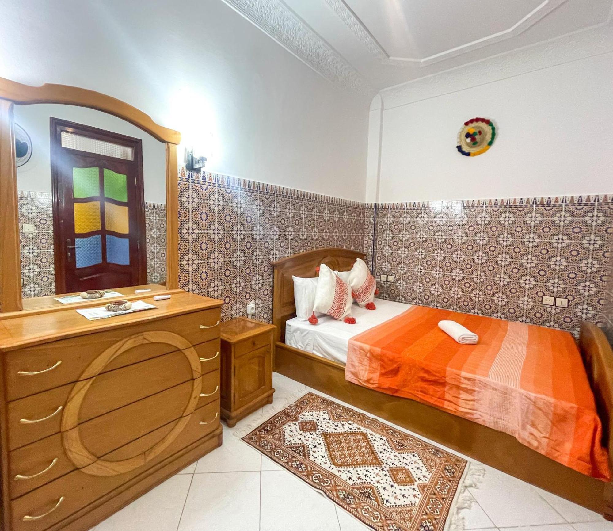 Dar Chefchaouen - Jebha Room Tangier Bagian luar foto